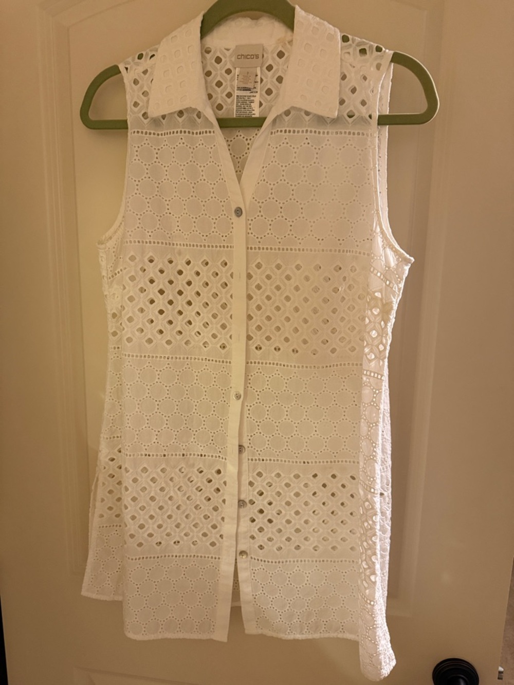 Chico's White Sleeveless Eyelet Tunic Shirt